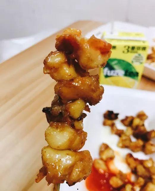 娱乐吃瓜酱的作品发10块钱,揭秘娱乐圈10块钱背后的秘密