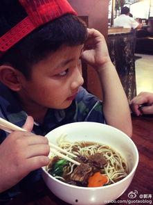 娱乐吃瓜酱石头,石头背后的故事与魅力揭秘